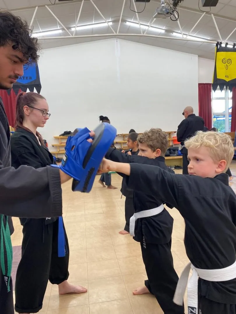 /_app/immutable/assets/Martial_arts_classes_for_kids_in_Maidenhead.6a3ba00a.webp